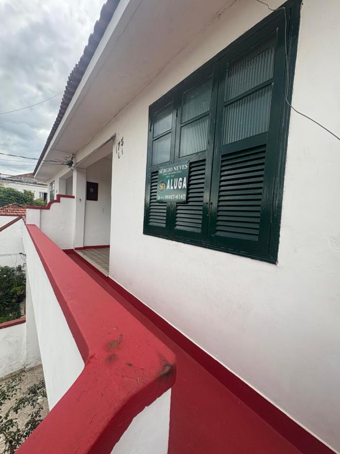 APTO 2 QUARTOS NO CENTRO