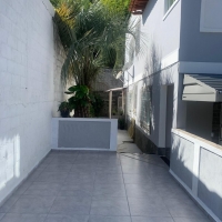 Venda de Casa em Laranjeiras em Valença-RJ