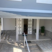 Venda de Casa em Laranjeiras em Valença-RJ